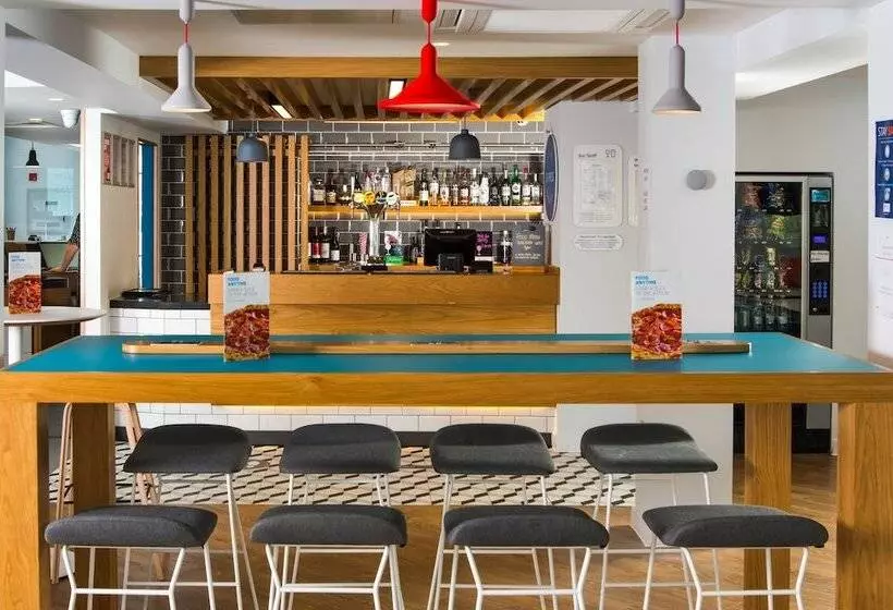 Fotos del hotel Holiday Inn Express Cardiff Bay:  17