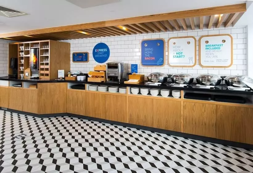 Fotos del hotel Holiday Inn Express Cardiff Bay:  23