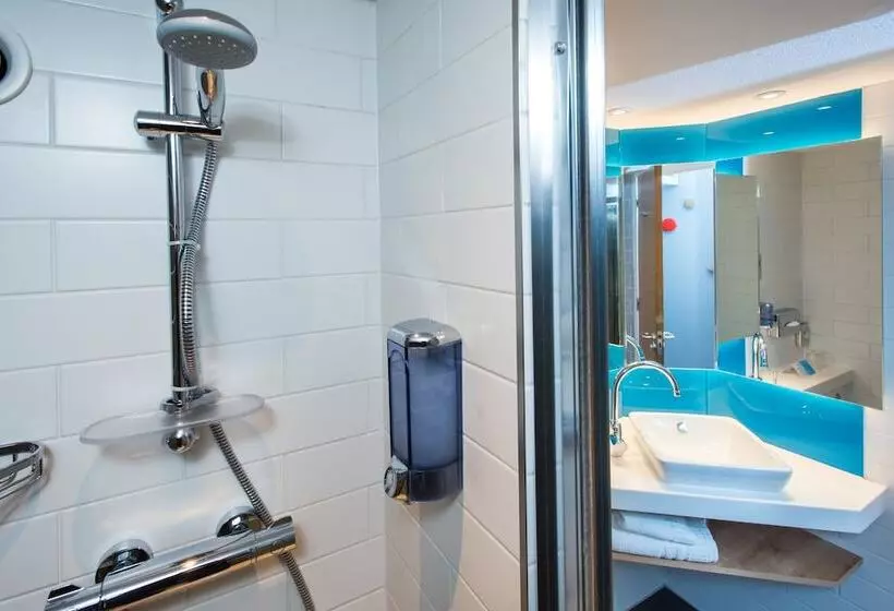 Fotos del hotel Holiday Inn Express Cardiff Bay:  5