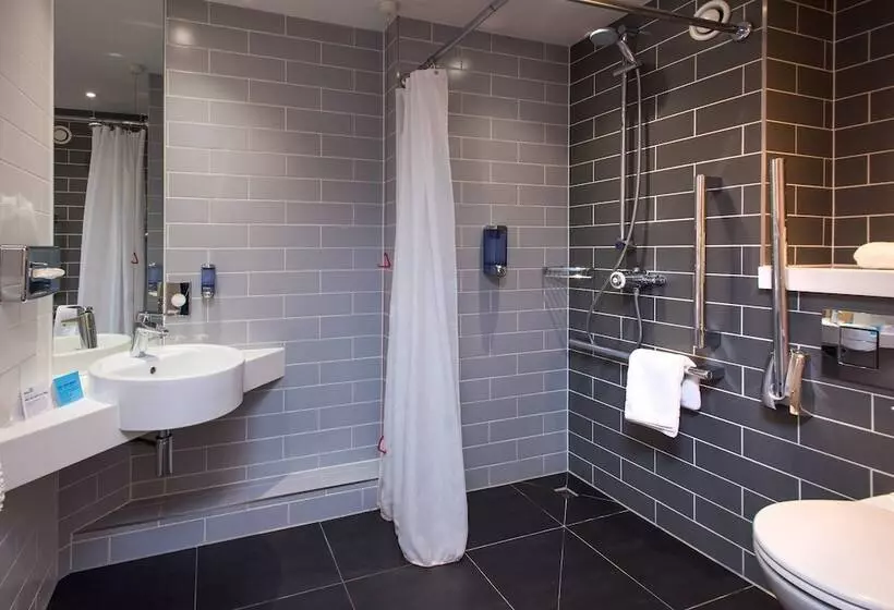 Fotos del hotel Holiday Inn Express Cardiff Bay:  7