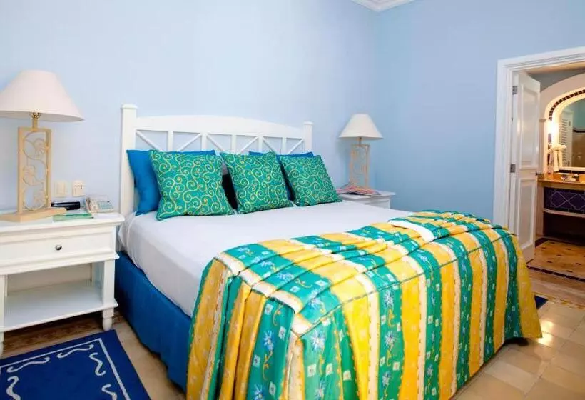 Pueblo Bonito Emerald Bay Resort & Spa  All Inclusive