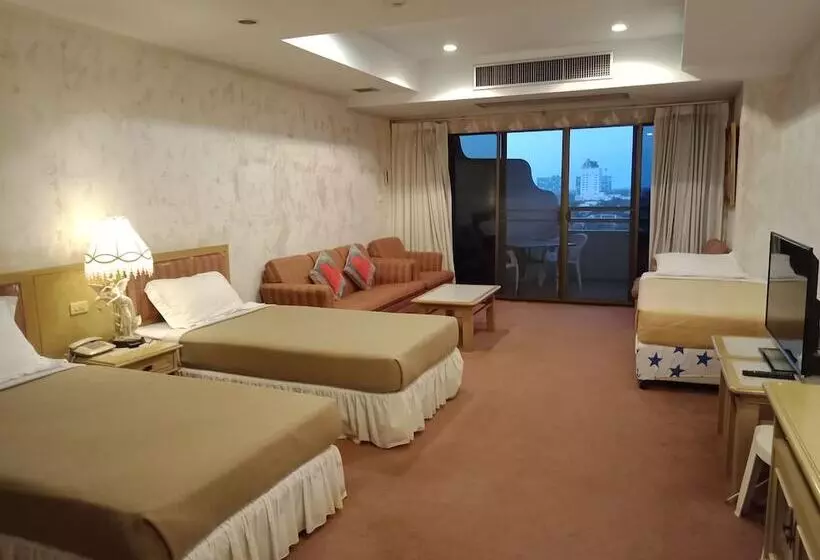 Chaam Grand Condotel