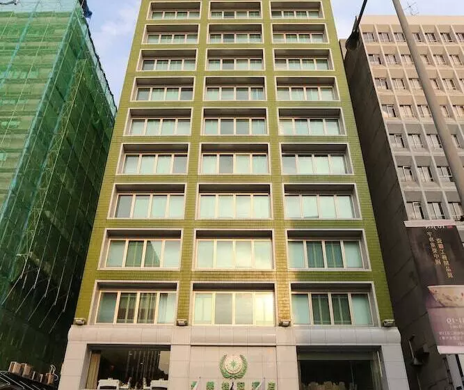 Evergreen Laurel  Taipei