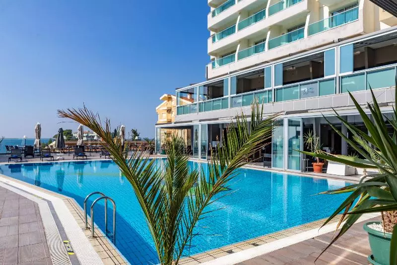 Fotos del hotel Marina  & Suites Kusadasi:  2