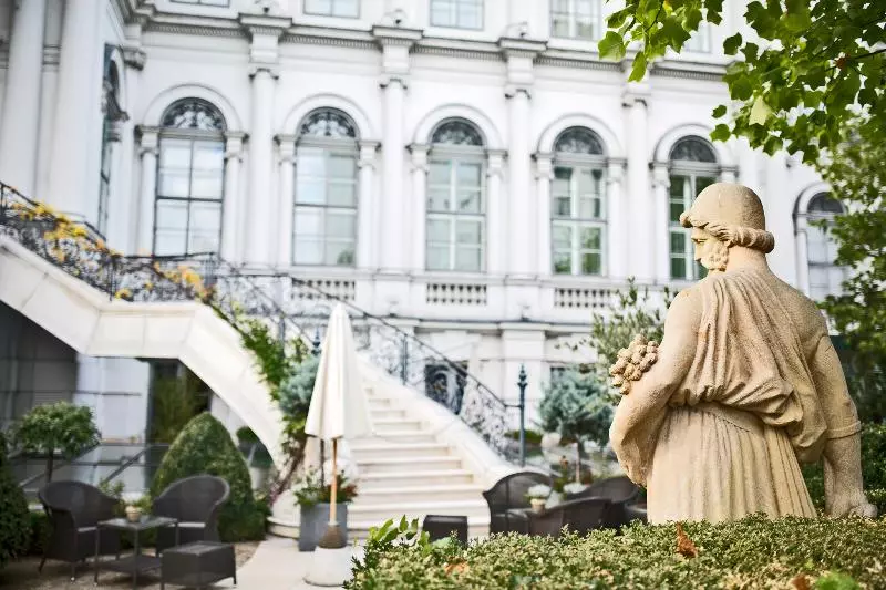 Fotos del hotel Palais Coburg Hotel Residenz:  18