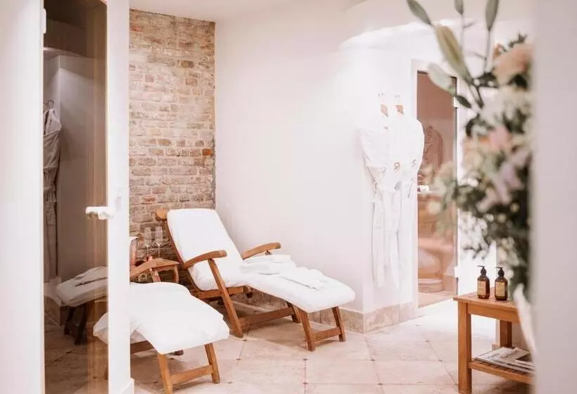 Fotos del hotel Relais & Châteaux Hotel Heritage:  2