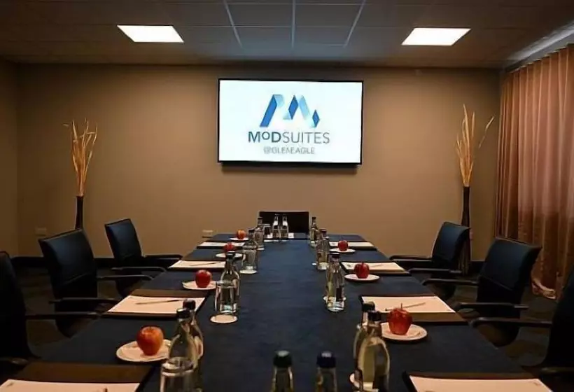 Fotos del hotel The Gleneagle  & Apartments:  3