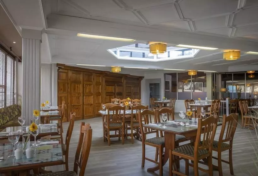 The Gleneagle  & Apartments