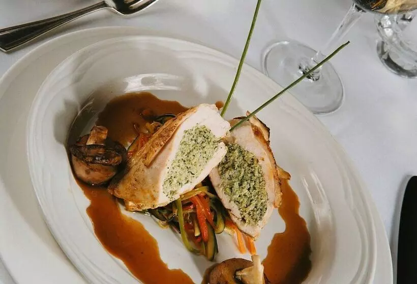 Fotos del hotel The Gleneagle  & Apartments:  12