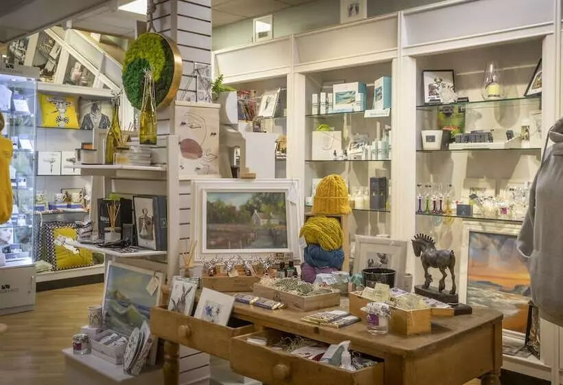 Fotos del hotel The Gleneagle  & Apartments:  8