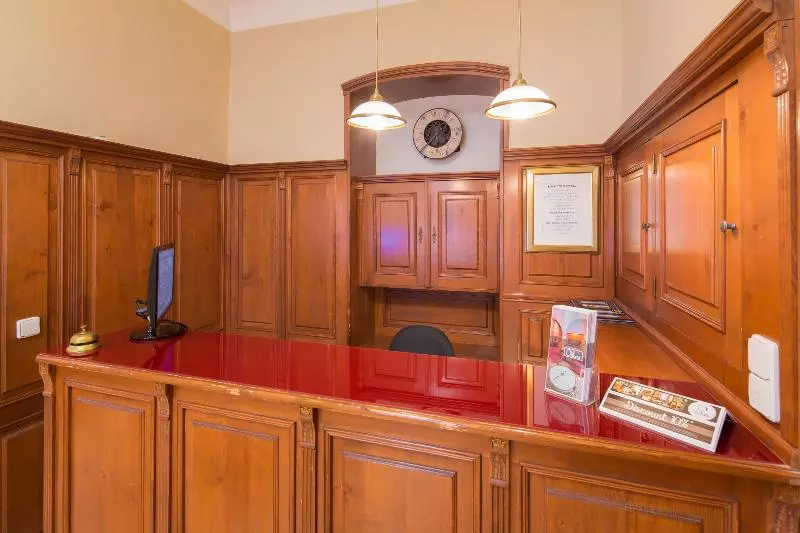 Fotos del hotel City Crown:  6