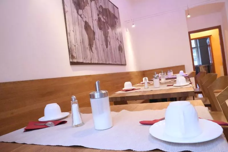 Fotos del hotel City Crown:  7