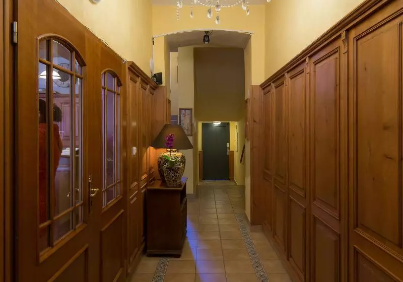 Fotos del hotel City Crown:  2