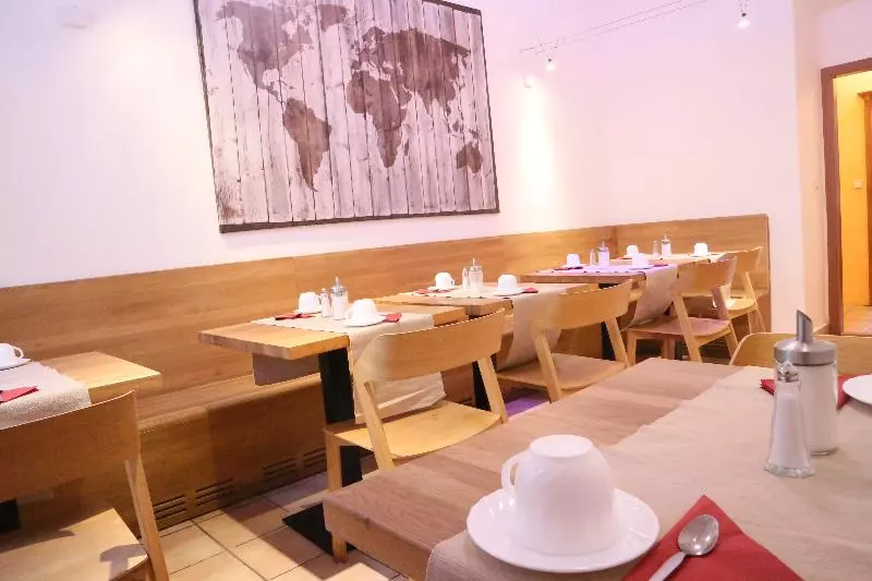 Fotos del hotel City Crown:  13