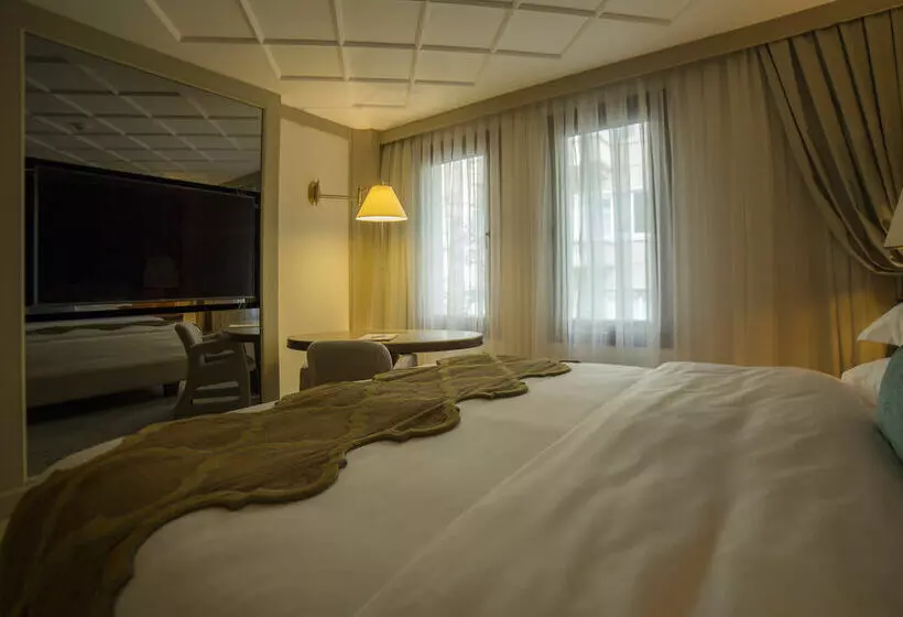 Fotos del hotel Mega Residence &  Nisantasi:  2