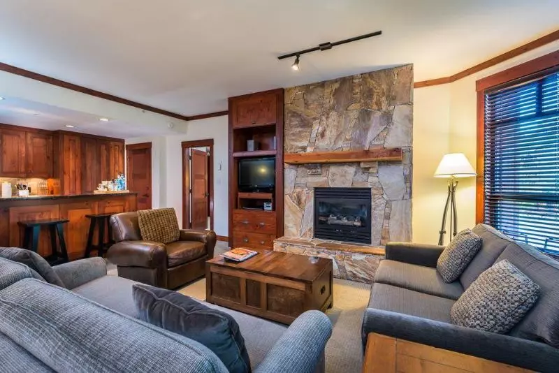 Fotos del hotel First Tracks Lodge:  10