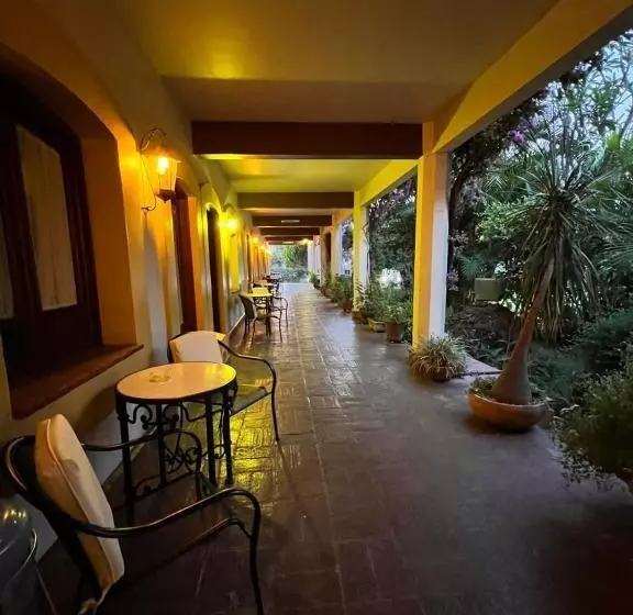 Fotos del hotel Hacienda Los Laureles:  16