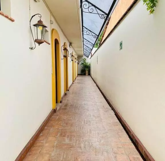 Fotos del hotel Hacienda Los Laureles:  14