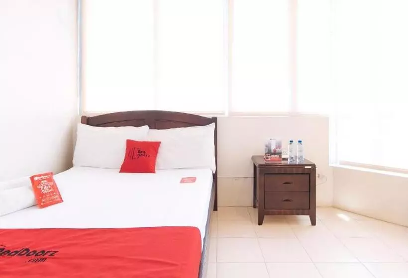 Fotos del hotel Reddoorz Plus @ E Rodriguez Corner Banawe:  17