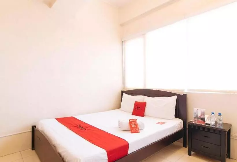 Fotos del hotel Reddoorz Plus @ E Rodriguez Corner Banawe:  9
