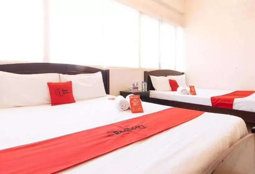 Fotos del hotel Reddoorz Plus @ E Rodriguez Corner Banawe:  15