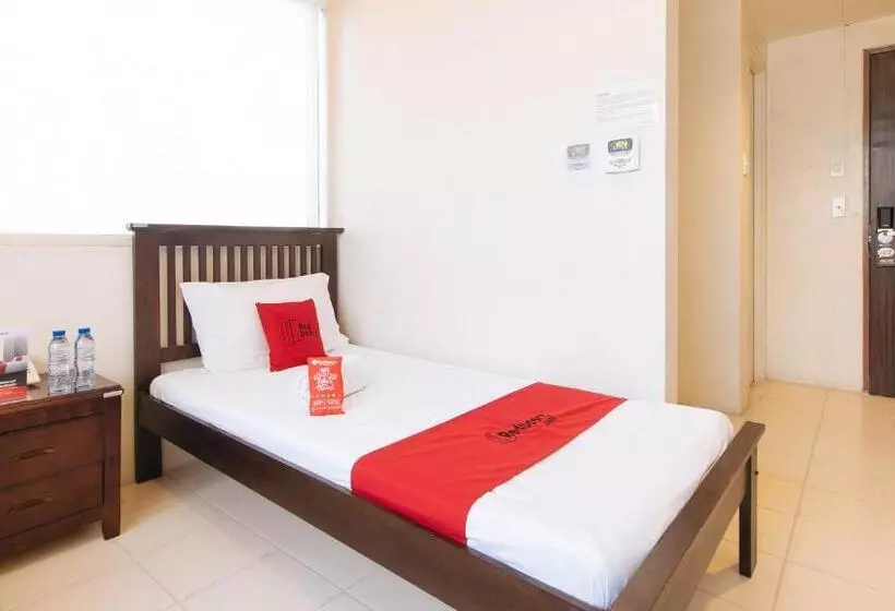 Fotos del hotel Reddoorz Plus @ E Rodriguez Corner Banawe:  10