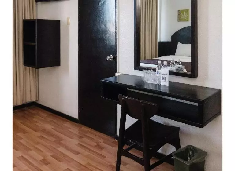 Fotos del hotel Hi  Impala Queretaro:  13