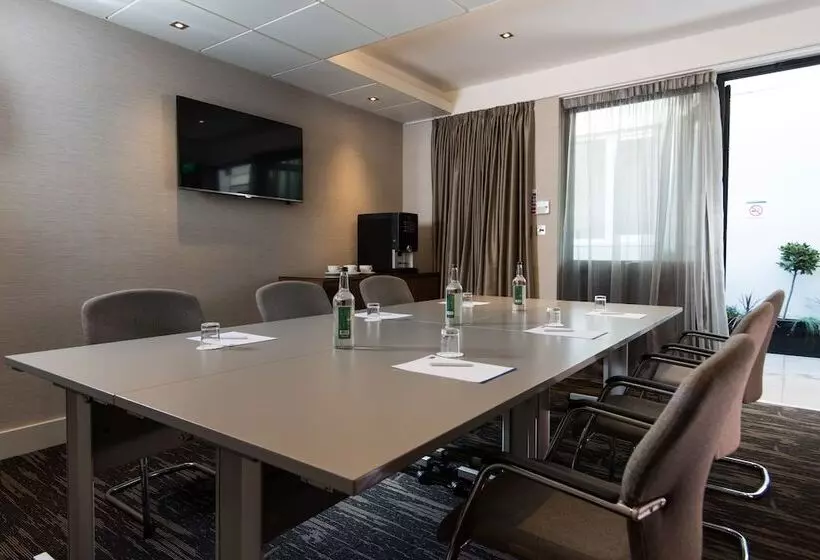 Fotos del hotel Holiday Inn Express London-wimbledon-south, An Ihg:  18