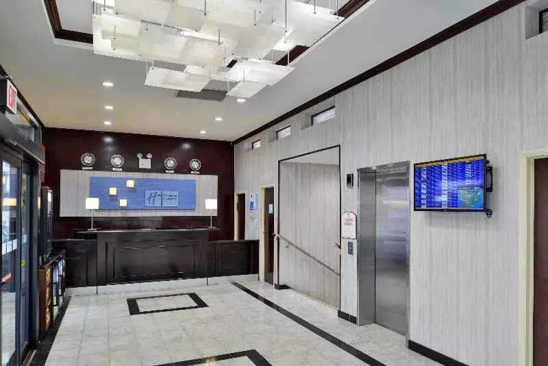 Fotos del hotel Holiday Inn Express Kennedy Airport, An Ihg:  3