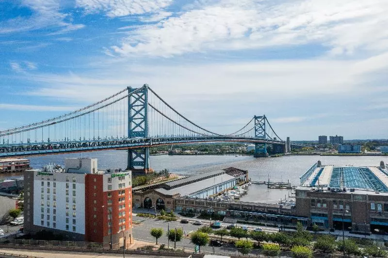 Fotos del hotel Holiday Inn Express Philadelphia  Penns Landing, An Ihg:  6