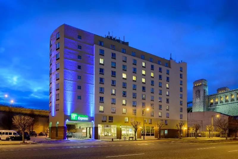 Fotos del hotel Holiday Inn Express Philadelphia  Penns Landing, An Ihg:  7