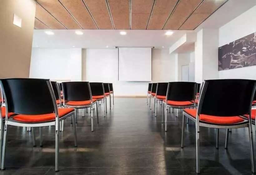 Fotos del hotel Gobeo Park:  4