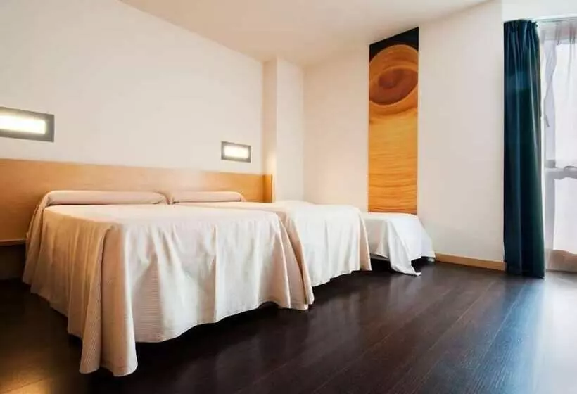 Fotos del hotel Gobeo Park:  14