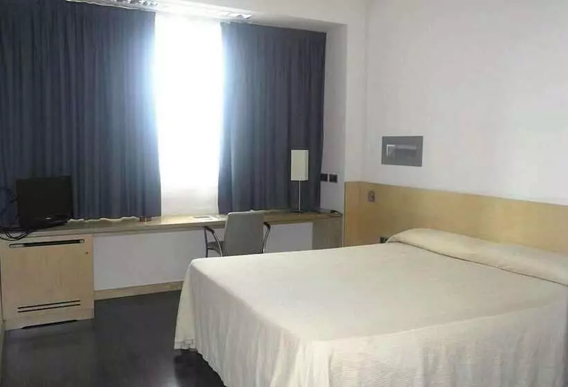 Fotos del hotel Gobeo Park:  23