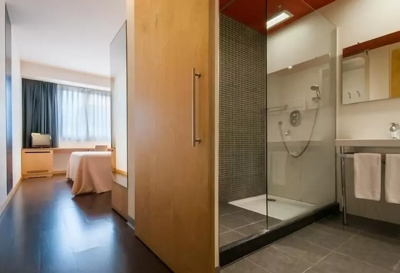 Fotos del hotel Gobeo Park:  17