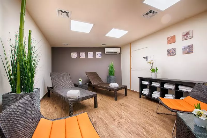 Fotos del hotel Leonardo  Düsseldorf City Center:  2