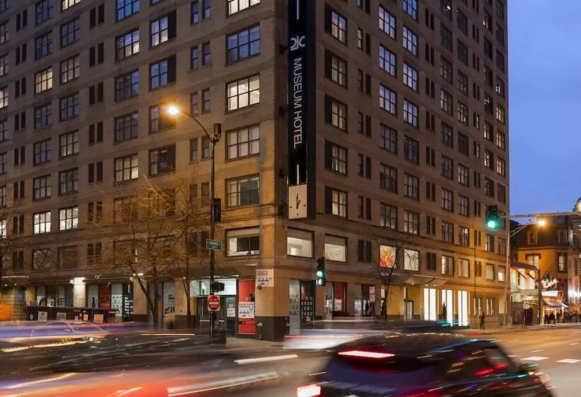 21c Museum  Chicago Mgallery