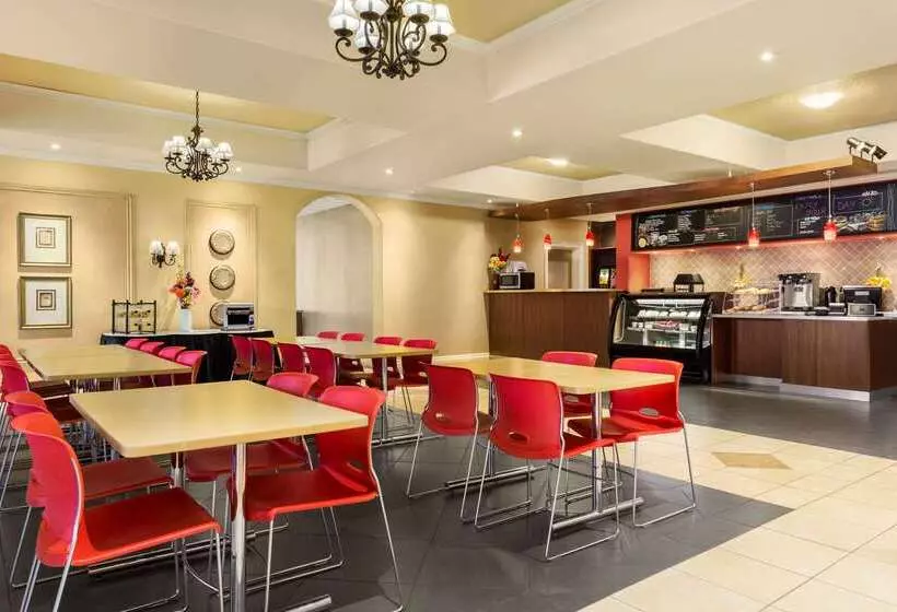 Fotos del hotel Days By Wyndham Niagara Falls Centre St. By The Falls:  6