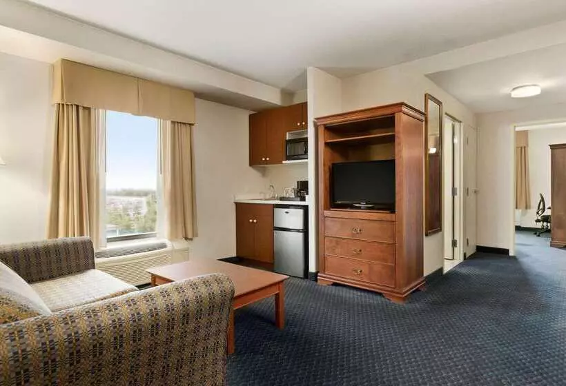 Fotos del hotel Days By Wyndham Niagara Falls Centre St. By The Falls:  15