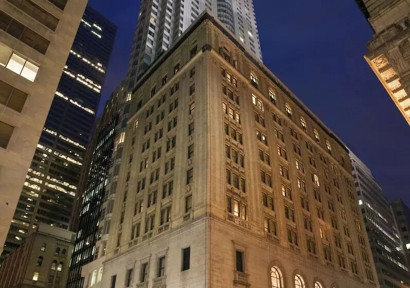 One King West Hotel And Residence