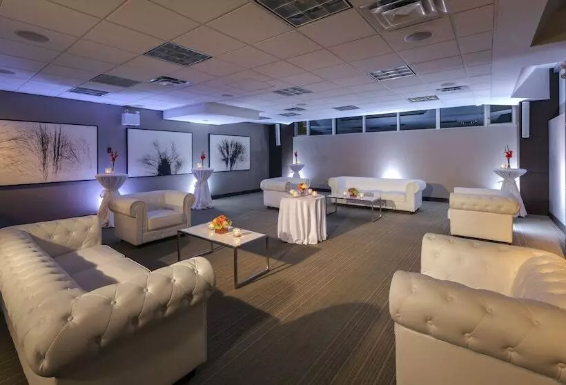 Fotos del hotel One King West Hotel And Residence:  3