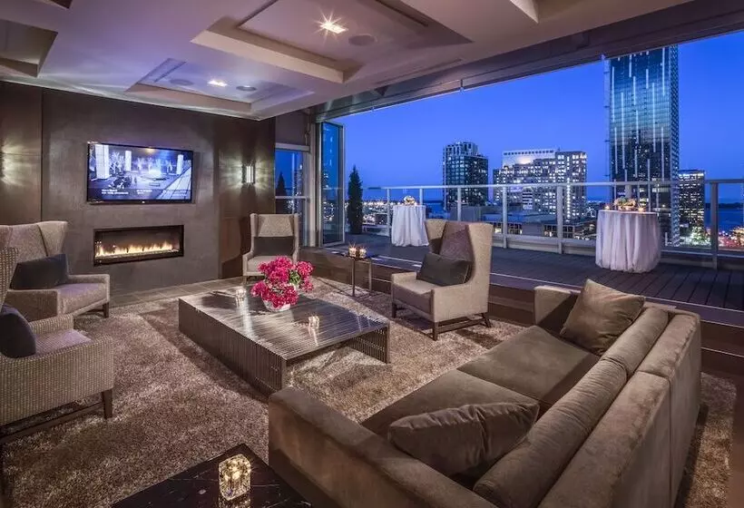 Fotos del hotel One King West Hotel And Residence:  2