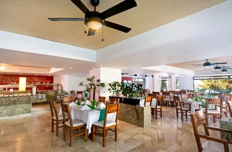 Flamingo Cancun Resort