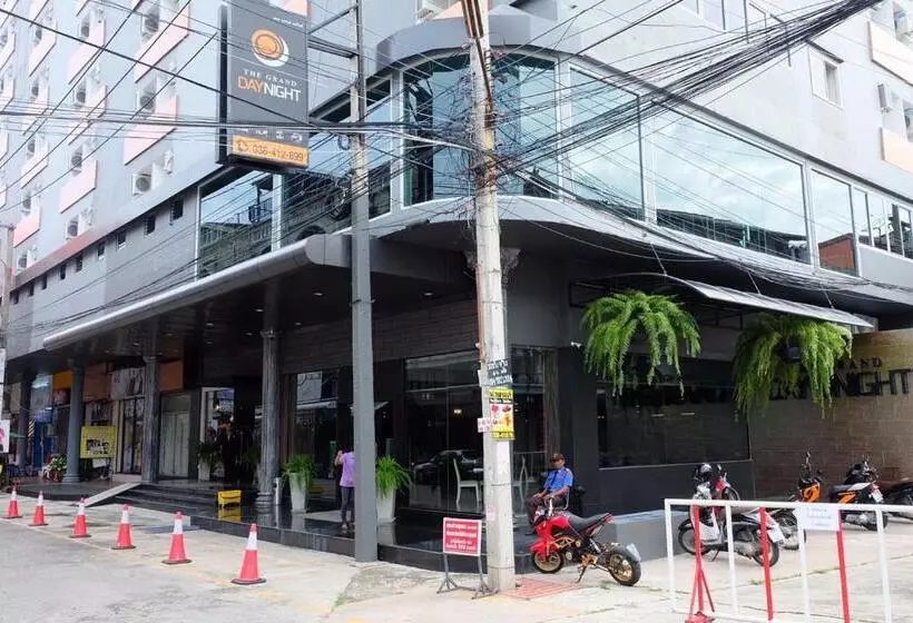 Fotos del hotel The Grand Day Night:  8