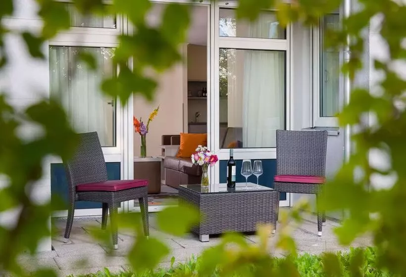 Fotos del hotel Sisuites:  12