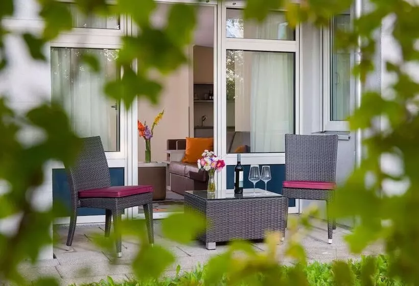 Fotos del hotel Sisuites:  7