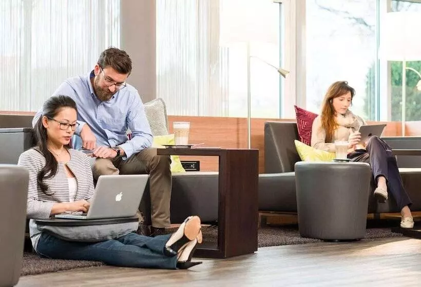 Fotos del hotel Sisuites:  15