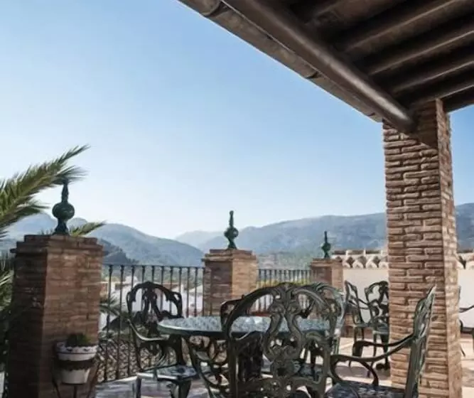 Fotos del hotel Casa Grande De El Burgo:  17