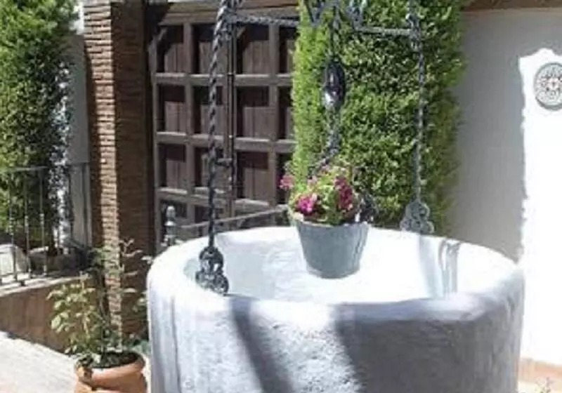 Fotos del hotel Casa Grande De El Burgo:  24