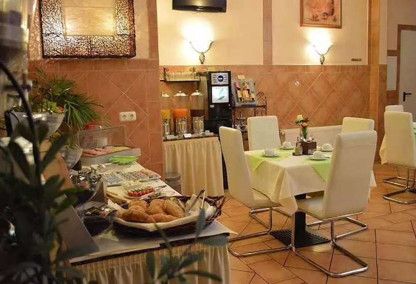 Fotos del hotel City Hotel West:  2